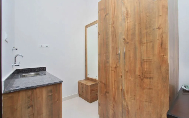 Hotel Royal Residence by OYO Rooms