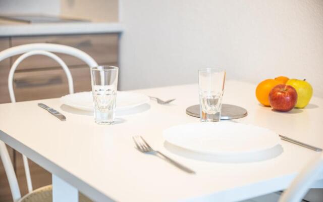 SUN7 STUDIO -FACE PLAGE- WIFI-PARKING -PISCINE - CoHôteConciergerieLaGrandeMotte