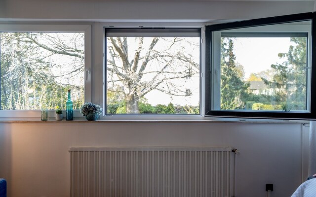 Helles Apartment mit eigenem Stellplatz