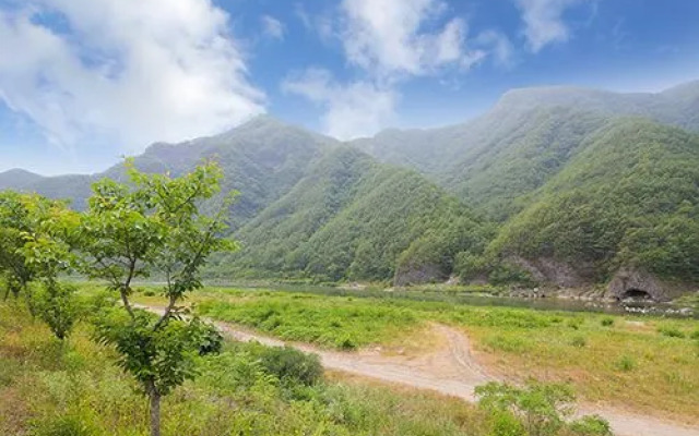 Yeongwol Donggang Close Pension
