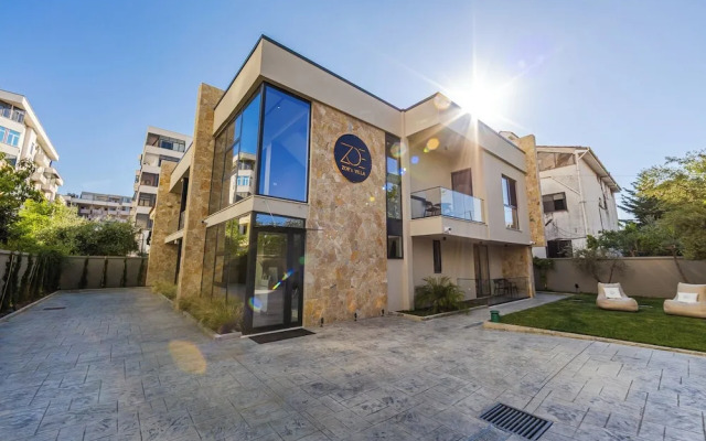Zoe's Villa 201