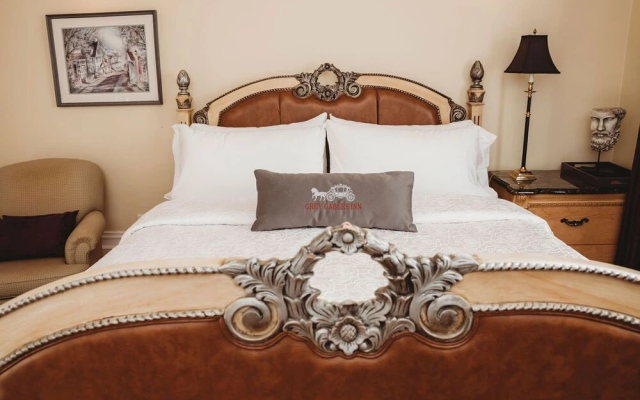Grey Gables Inn