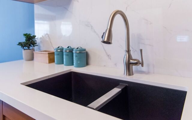 Bi-Level 3BR in Little Italy by Sonder
