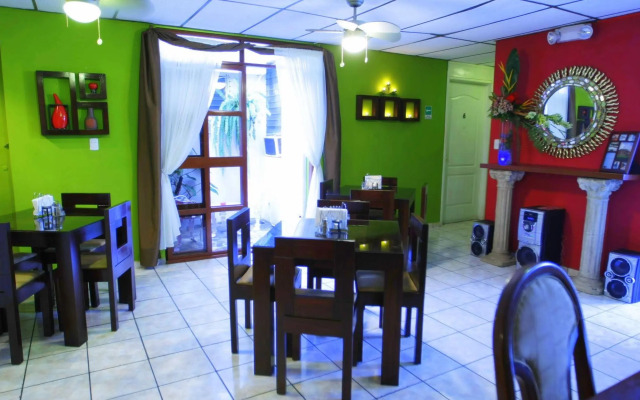 Hotel Tazumal House