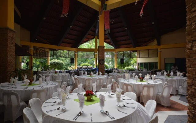 Crystal Paradise Resort, Spa & Winery