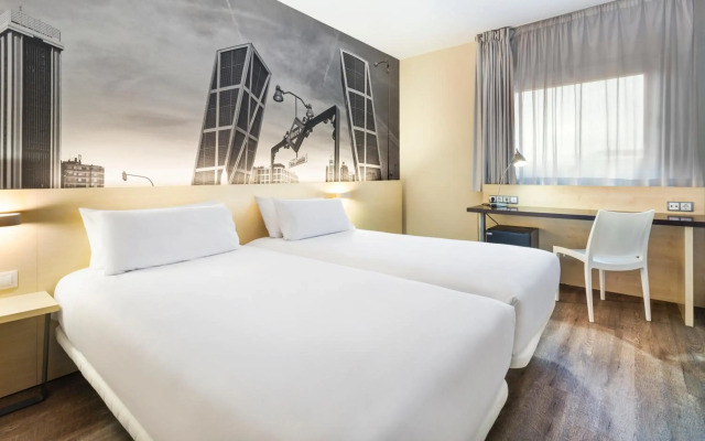 B&B Madrid Aeropuerto T1 T2 T3