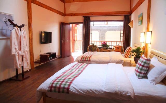 Lijiang Left Bank Holiday Inn