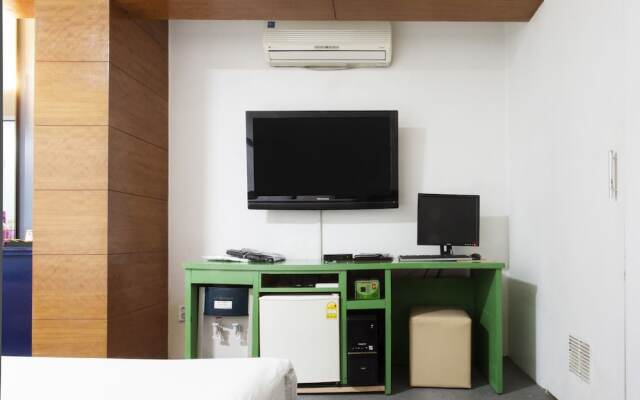 M Hotel