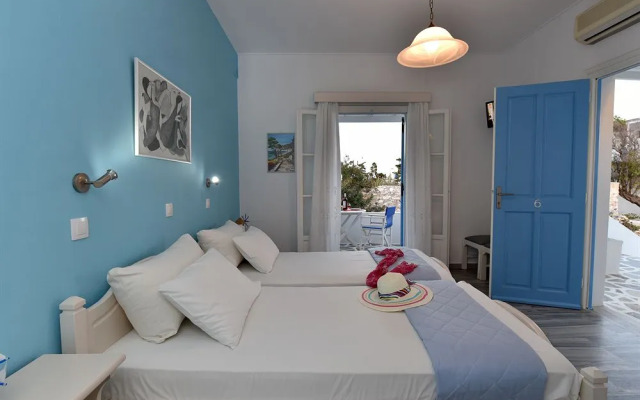 Tarsa Studios & Apartments