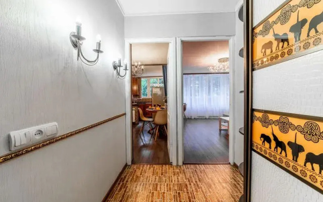 Sun City Apartments on the street. Ostrovsky 35/11