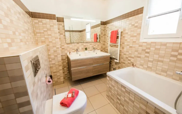 La Corniche d'Argent VI4136