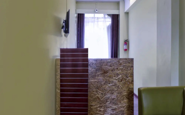 OYO 19563 Infinity Inn