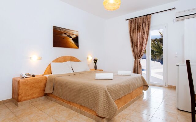 Nikos Hotel