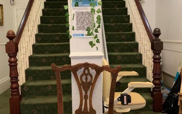 The George Guest House