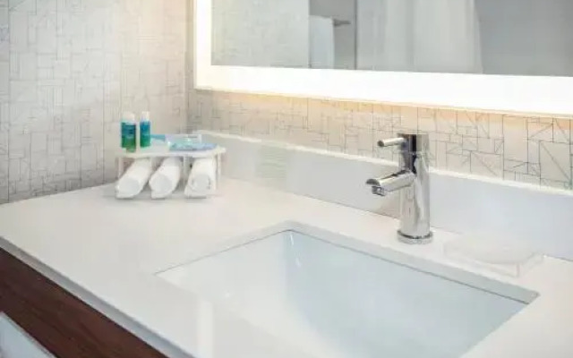 Holiday Inn Express & Suites Medicine Hat Transcanada Hwy 1, An Ihg Hotel