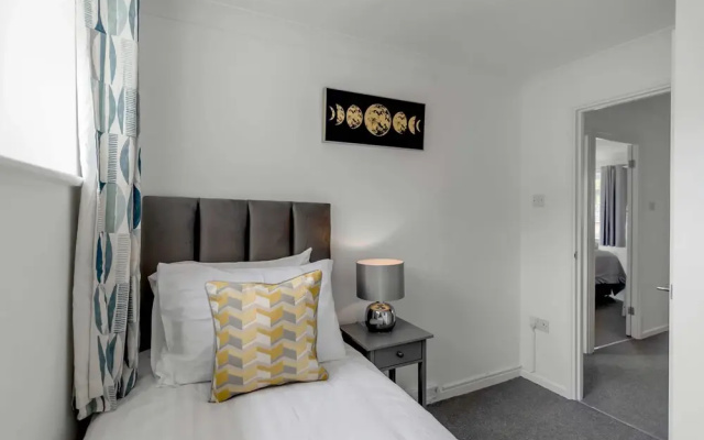Host Stay Galley Lodge