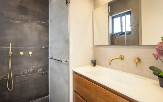 Rooftop Jacuzzi Penthouse by Sea N' Rent