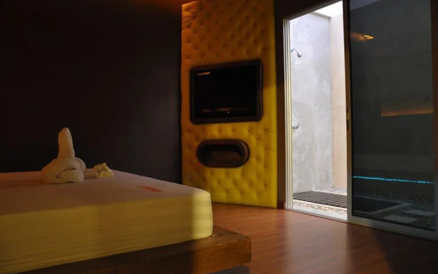 In and Out Hotel