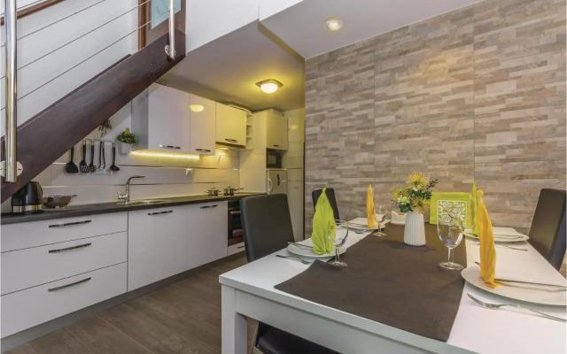 Two-Bedroom Apartment in Cervar Porat