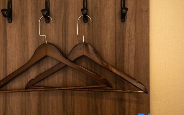 Yuntian Business Hotel (Yakeshi Railway Station Passenger Transport Station)