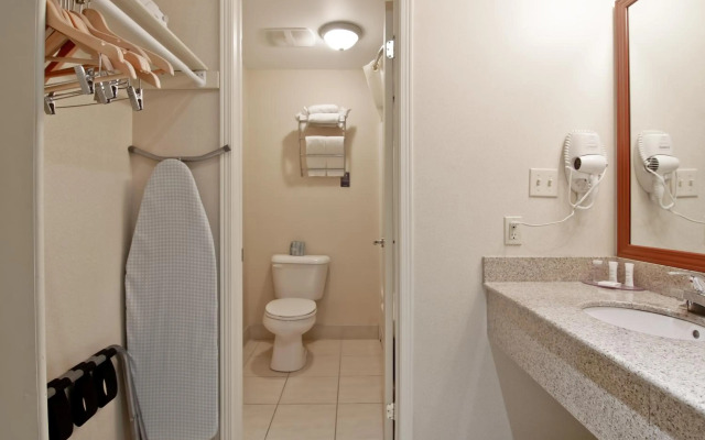 Travelodge by Wyndham Trenton