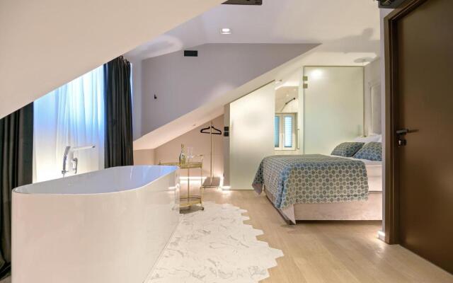 Lumiere Luxury Rooms