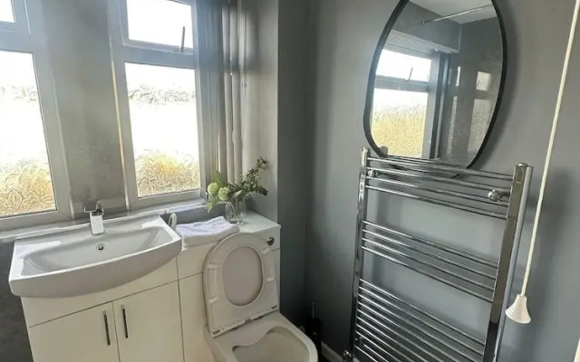 Sark Drive Serenity-cosy 3BR House in Birmingham