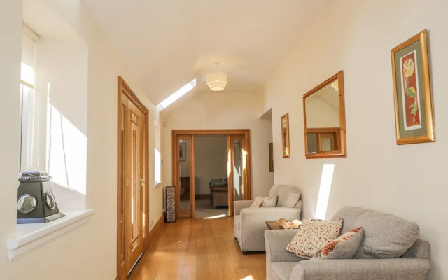 5 Williamston Steading