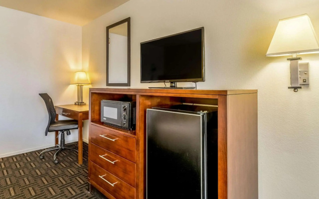 Quality Inn Fresno Near University
