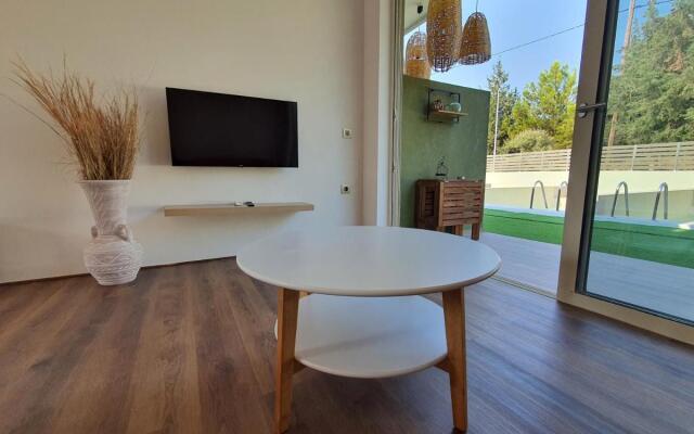 Theros Suites