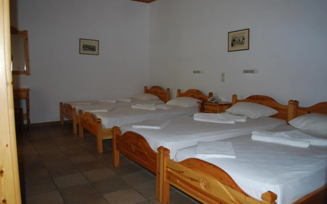 Siroco's Rooms And Studios