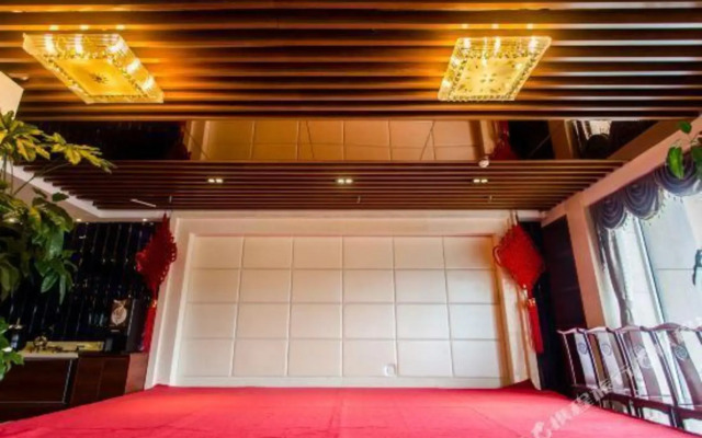 New Residence Hotel (Weihai Station)