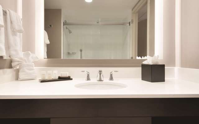 Embassy Suites by Hilton Milwaukee Brookfield
