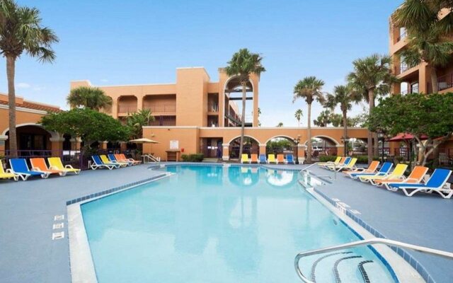 Ramada by Wyndham Kissimmee Downtown Hotel