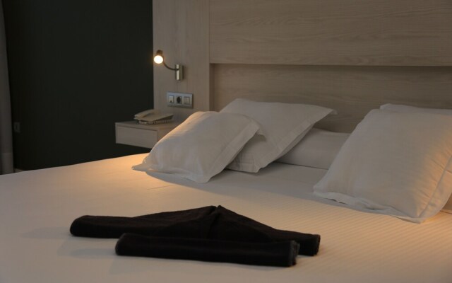 R2 Romantic Fantasia Dreams & Suites Hotel