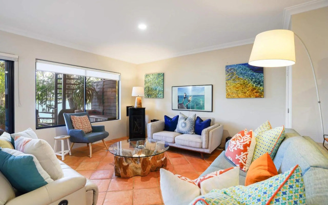 BLUEBELL on THE BEACH DUNSBOROUGH