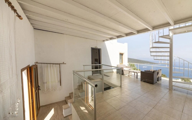 Lovely House Near Sea and Private Beach in Bodrum