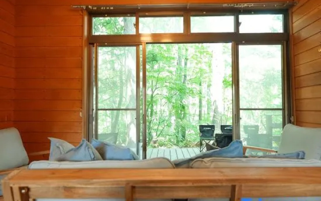Hilltop Villa Karuizawa - Peaceful Hilltop Forest Retreat With Mountain View – Guest Rooms – Tsumagoi