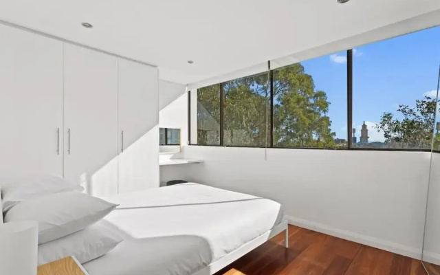 Prime Location 2-bed Apartment With Parking