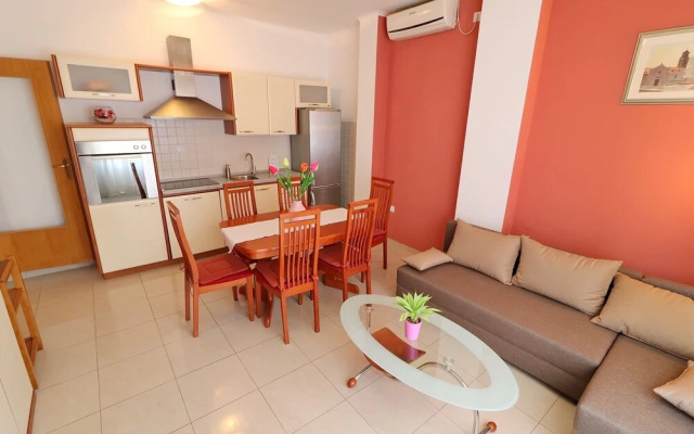 Apartments K & N
