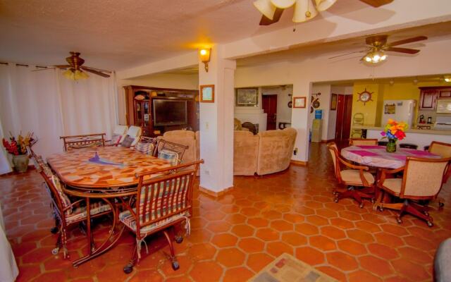 Caracol Peninsula 320 - 3 Br apts