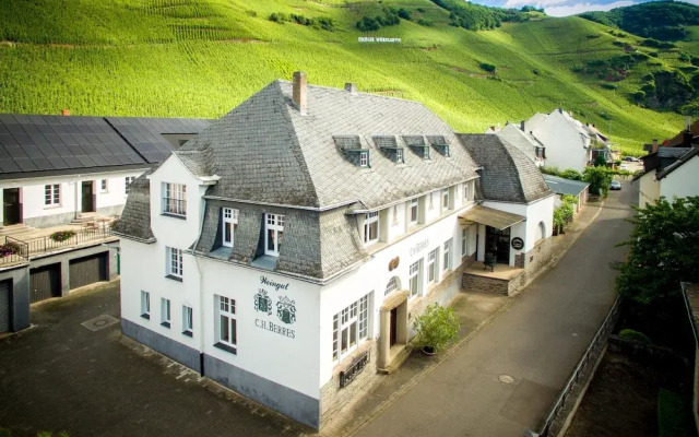 hotelImage