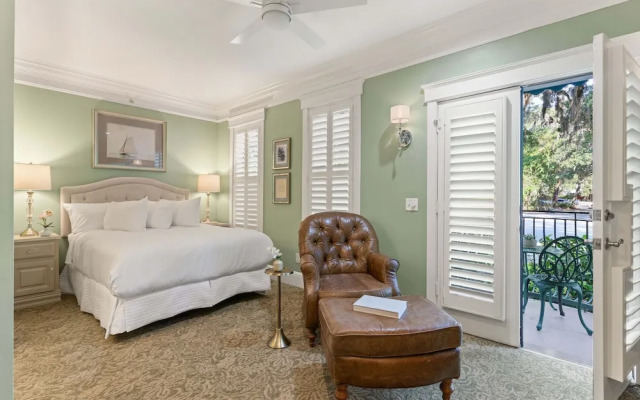 Village Inn and Pub - Adults Only