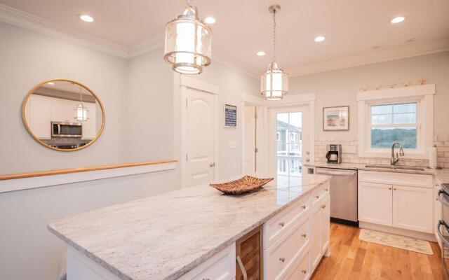 Pier Walker by Oak Island Accommodations