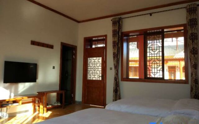 Moon Manor Hotel