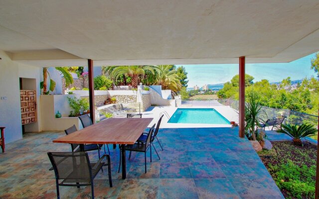 Laja - panoramic hillside holiday house in Moraira