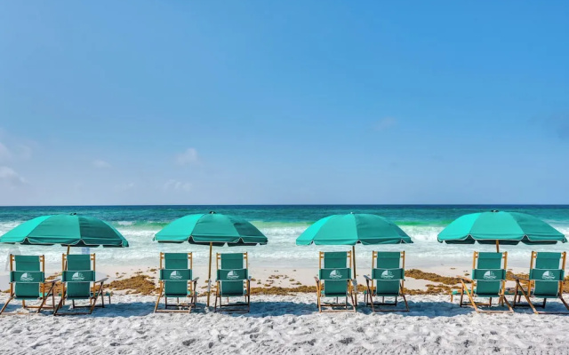 Oceanfront Destin Condo With Pool & Beach Access