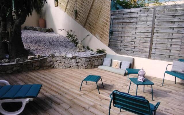 NICE- GAIRAUT - JARDIN PRIVE- GRAND F1 LUMINEUX-Piscine Collective