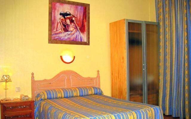 Hostal Plaza DOrt