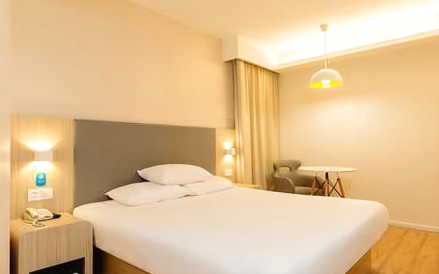 Hanting Hotel (Haikou Mingzhu Plaza)